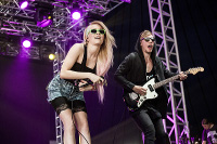06_sanni_top_01