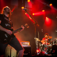 Ruston laulaja-kitaristi Jani Ullgren louhii. Kuva: Tuomas Vitikainen