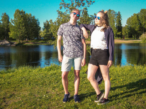 Ville Louhelaisen, 17, sekä Sini Mustosen taidonnäytteet onnistuneesta festaripukeutumisesta.