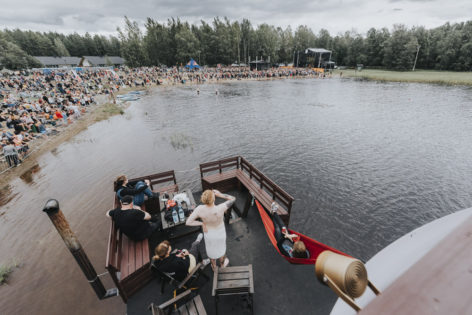 Linnunlahden saunalautalta kelpasi kuunnella Anna Puuta.