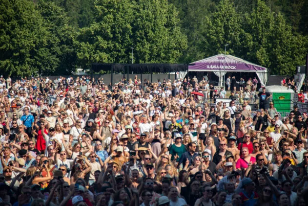 Crowd at Gasellit. Photo: Annika Sorjonen / Ilosaarirock 2025