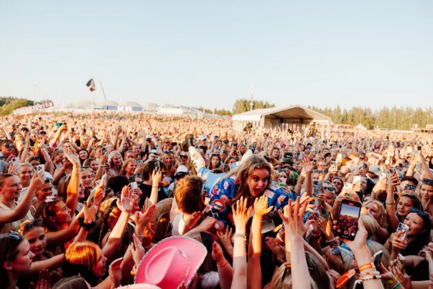 Ellinoora. Photo: Antti Pitkäjärvi / Ilosaarirock 2025