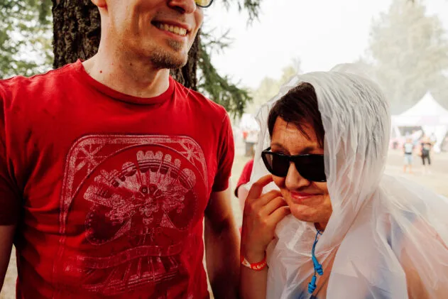 Quick, it's raining! Photo: Antti Pitkäjärvi / Ilosaarirock 2025