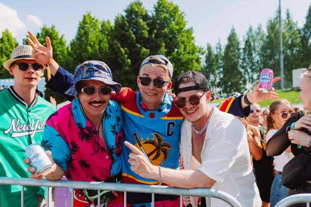 Smiles for Sundays! Photo: Olli Nurminen / Ilosaarirock 2025