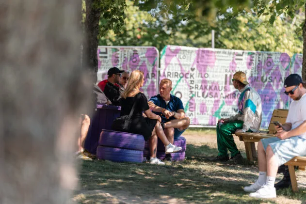 Varjoisat spotit best. Kuva: Eemil-Oskari Osmala / Ilosaarirock 2025