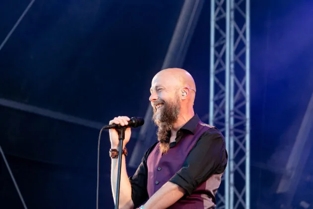 Vesterinen Yhtyeineen. Photo: Jessica Ehrström / Ilosaarirock 2025