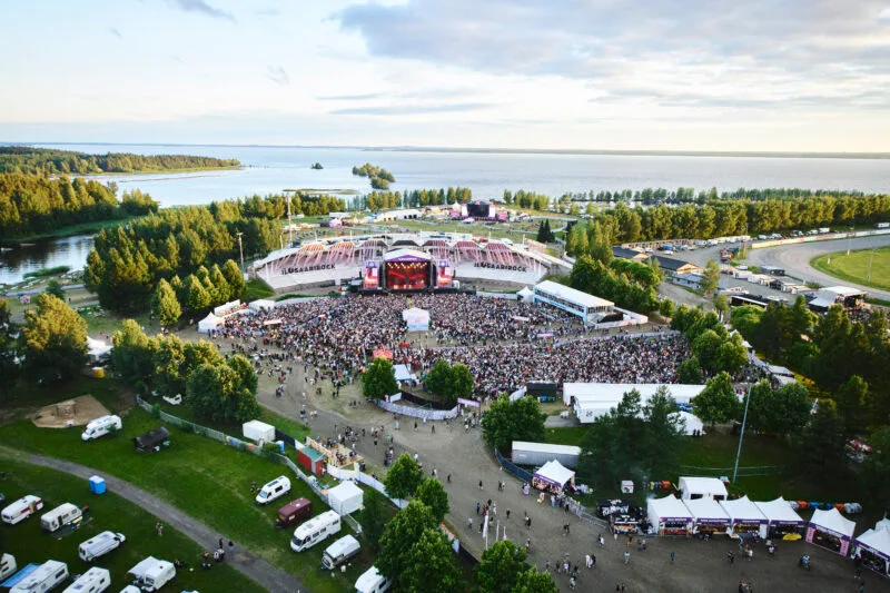 Ilosaarirockin festivaalialue kesällä 2024. Kuvaaja: Arttu Kokkonen