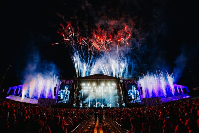 Ilosaarirock_2025_Paalava_YUNGBLUD_kuvaaja_OlliNurminen