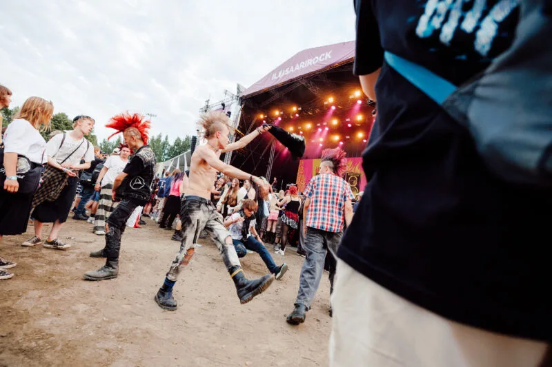 Punkkarit keikalla lauantaina 18.7.2026. Kuva: Antti Pitkäjärvi