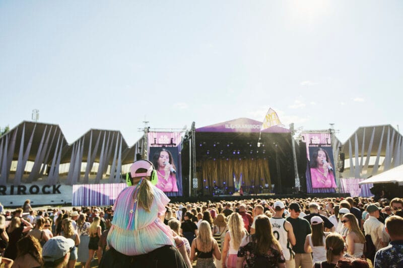 Mirella Ilosaarirockin Päälavalla perjantaina 17.7.2026. Kuva: Arttu Kokkonen