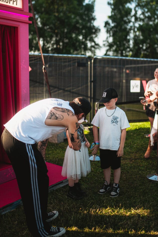 Fans of all sizes welcome! Photographer: Ellinoora Luokkakallio