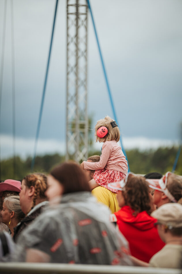 Kuulon suojaus on tärkeää! Kuva: Ellinoora Luokkakallio